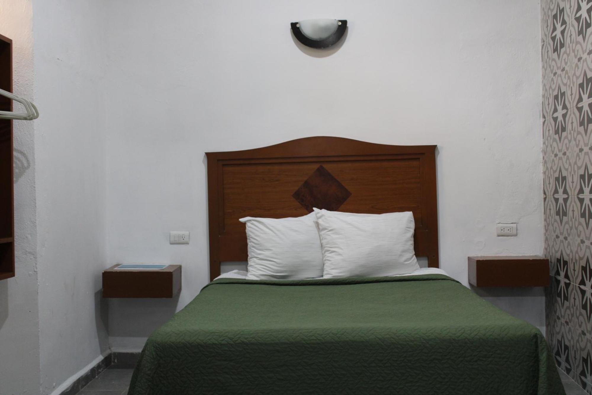Hotel Guaranducha Inn Campeche Room photo